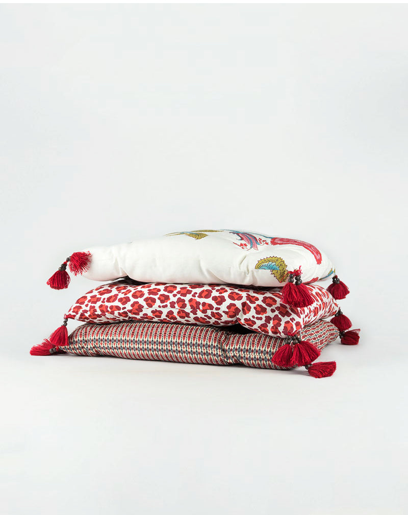 products/floor-cushions-with-tassles-front.jpg
