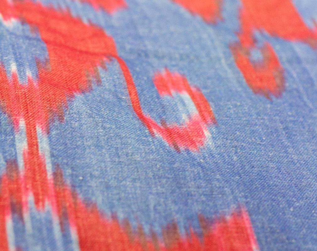 products/ikat-blue-red-detail.jpg